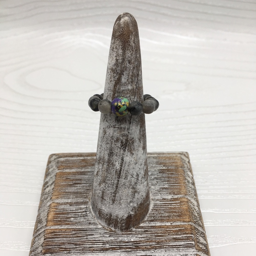 HANDCRAFTED Labradorite w/painted Hematite Stretch Bead Ring